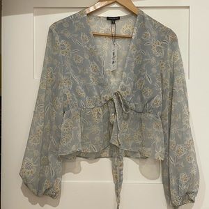 NWT ✨ floral summer top